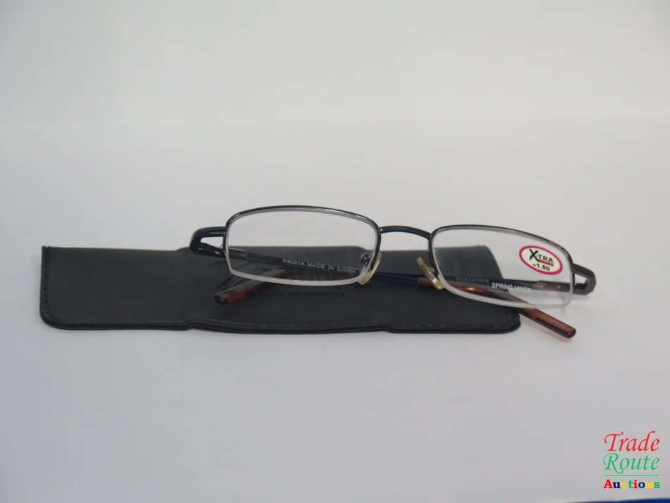 X-TRA VISION Fashion Reading Glasses - with matching case +1.50