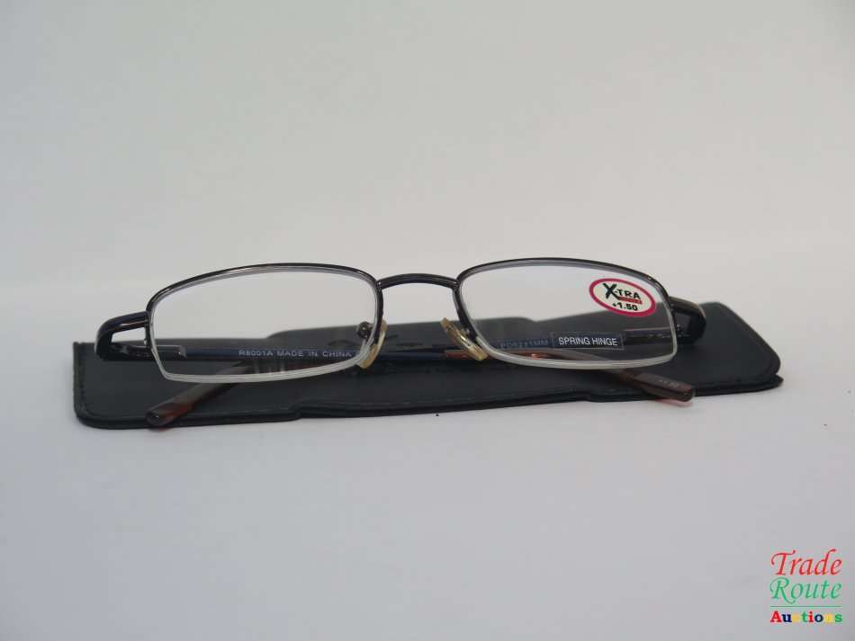 X-TRA VISION Fashion Reading Glasses - with matching case +1.50