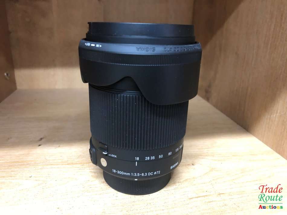 Sigma 18-300mm F3.5-6.3 Contemporary DC Macro OS HSM Lens for NIKON
