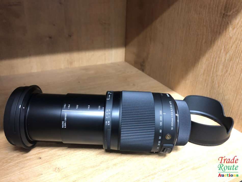 Sigma 18-300mm F3.5-6.3 Contemporary DC Macro OS HSM Lens for NIKON