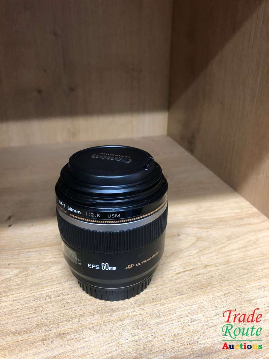 Canon EF-S 60mm f/2.8 USM Lens for Canon DSLR CAMERAS