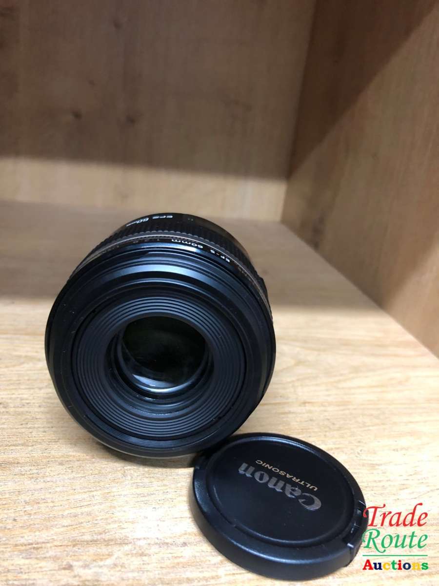 Canon EF-S 60mm f/2.8 USM Lens for Canon DSLR CAMERAS