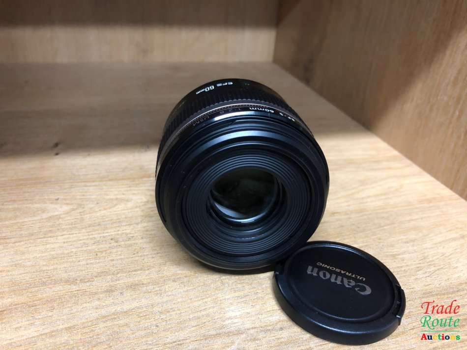 Canon EF-S 60mm f/2.8 USM Lens for Canon DSLR CAMERAS