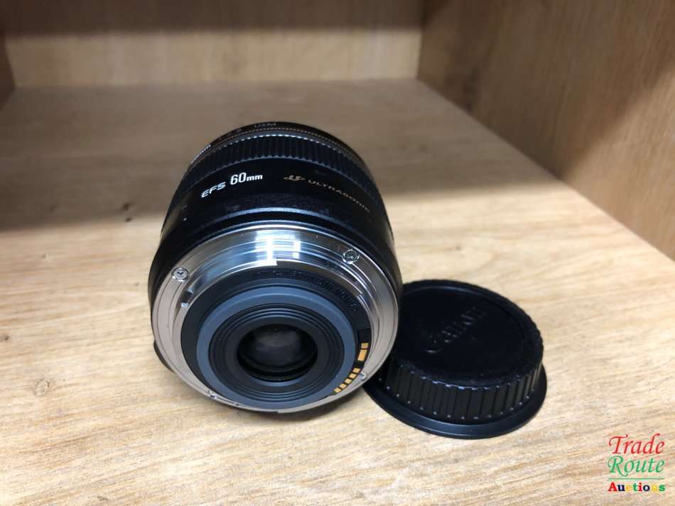 Canon EF-S 60mm f/2.8 USM Lens for Canon DSLR CAMERAS