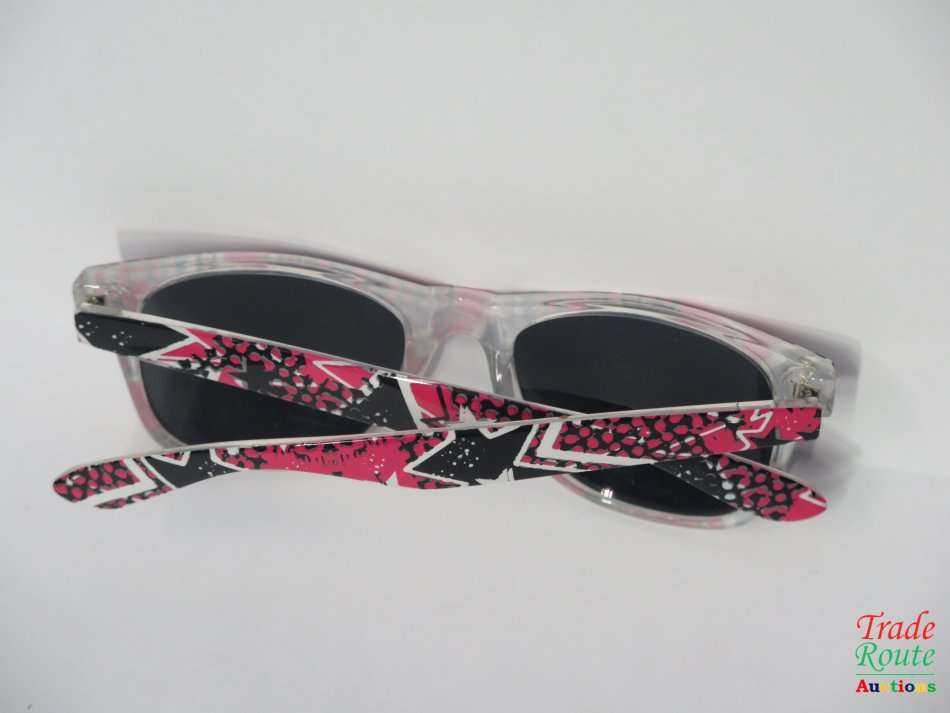 Trendy Women`s POLARIZED Sunglasses - IN HARD CASE