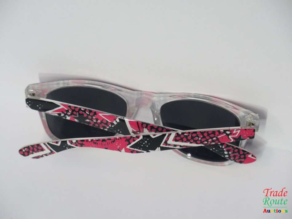 Trendy Women`s POLARIZED Sunglasses - IN HARD CASE