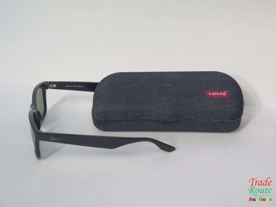 LEVI'S LS90020Z POLARIZED SUNGLASS -  IN HARD CASE