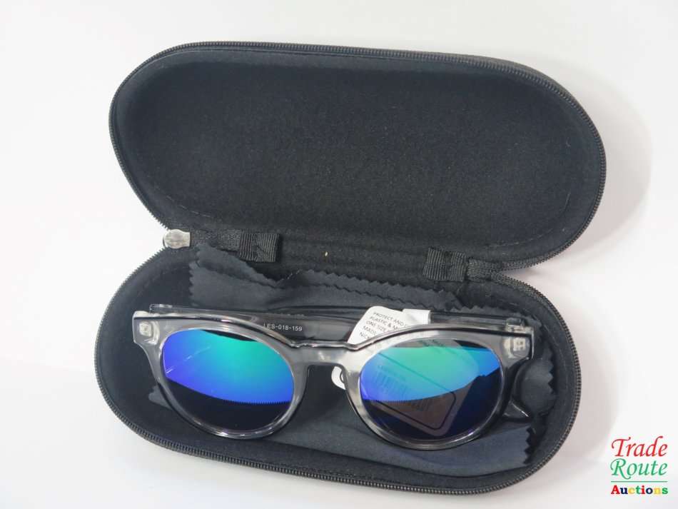 Le Specs  LES 018-159 Polarized Sunglass - with Hard Case