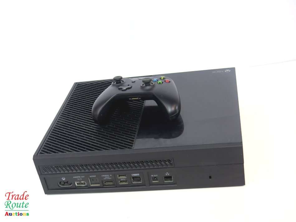 Microsoft Xbox One 500GB Model 1540 Gaming Console + 1 Controller