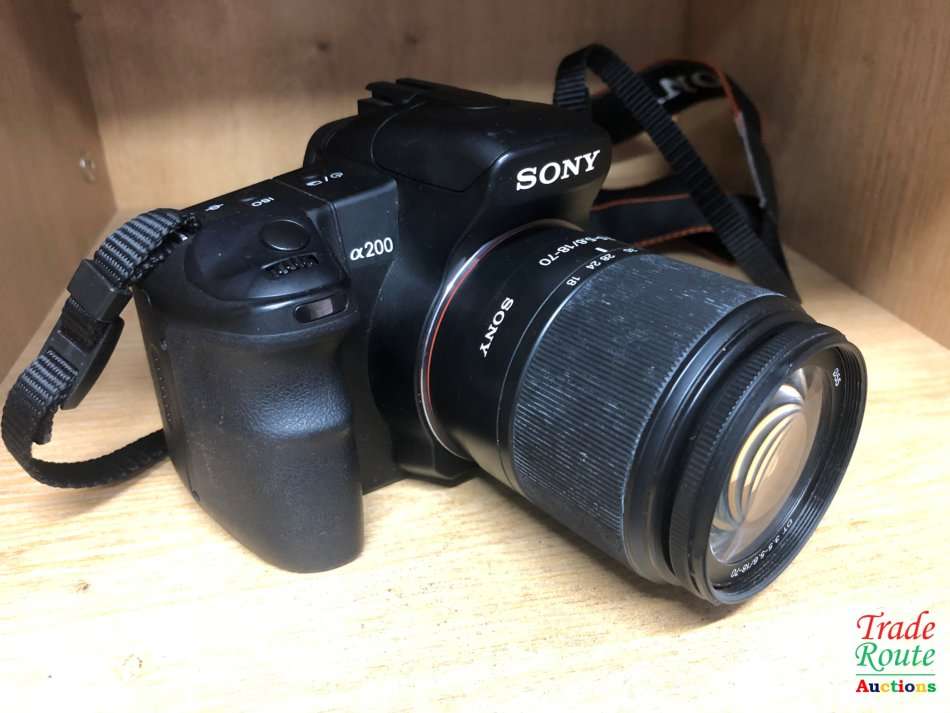 SONY ALPHA A200 DSLR PROFESSIONAL DIGITAL CAMERA + 18-70 SONY LENS KIT