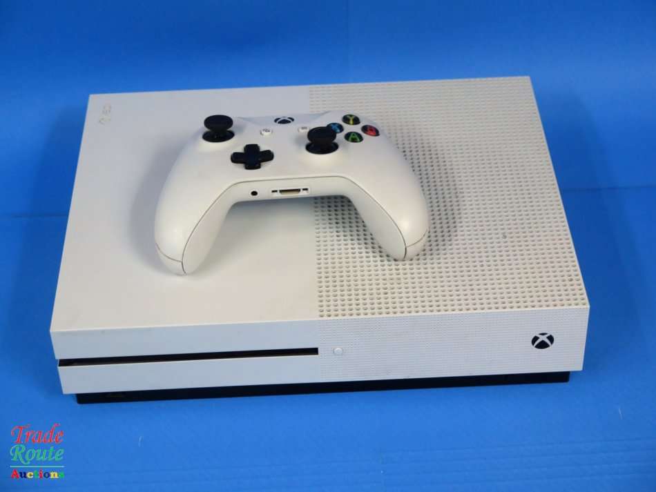 Microsoft Xbox One S 500GB Console (WHITE) Model 1681 + 1 Controller (WHITE)
