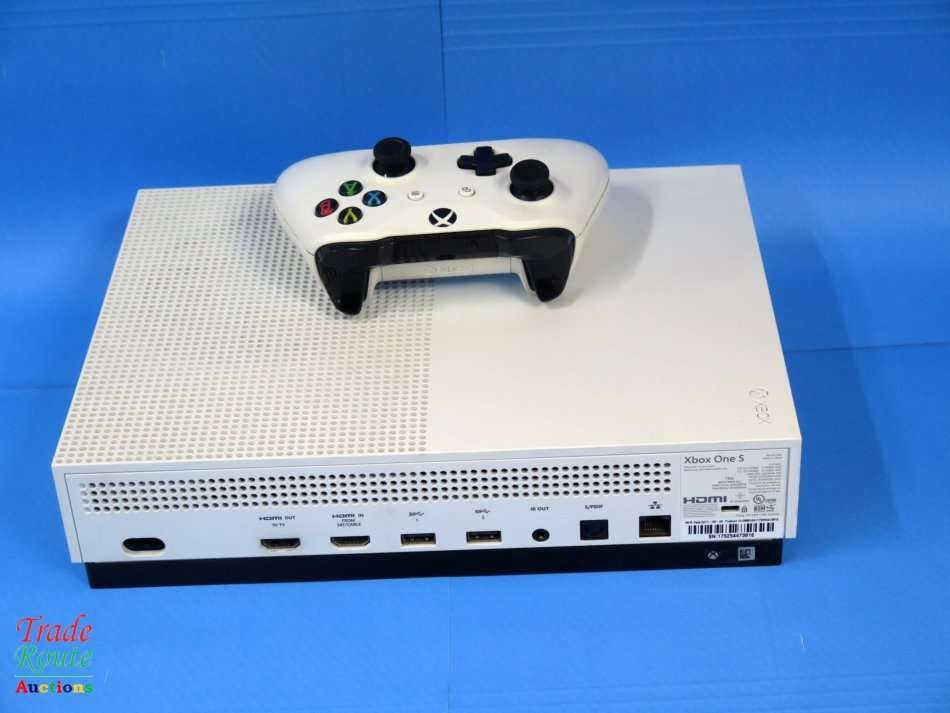 Microsoft Xbox One S 500GB Console (WHITE) Model 1681 + 1 Controller (WHITE)