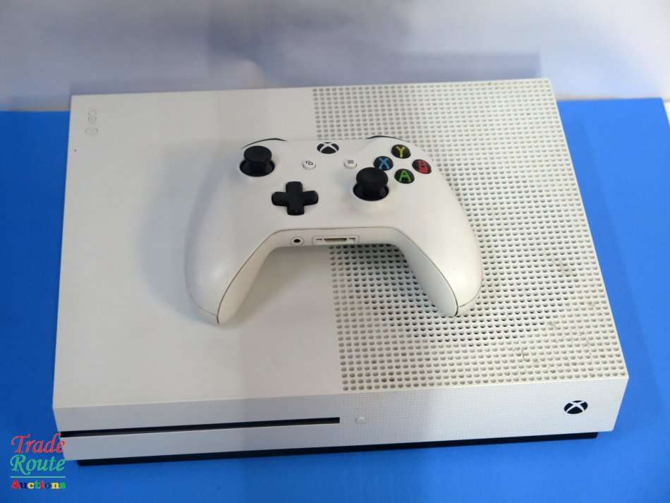 Microsoft Xbox One S 500GB Console (WHITE) Model 1681 + 1 Controller (WHITE)