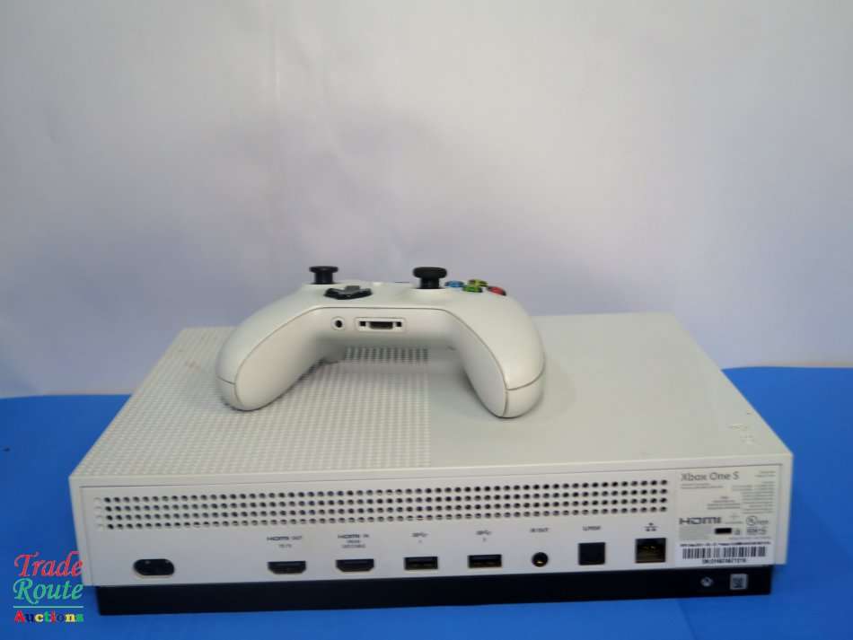 Microsoft Xbox One S 500GB Console (WHITE) Model 1681 + 1 Controller (WHITE)