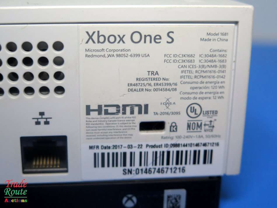 Microsoft Xbox One S 500GB Console (WHITE) Model 1681 + 1 Controller (WHITE)