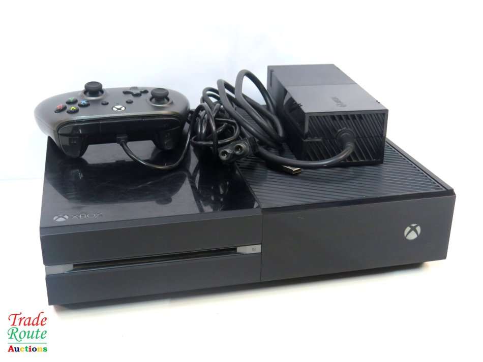 Microsoft Xbox One 500GB Model 1540 Gaming Console + 1 WIRED Controller