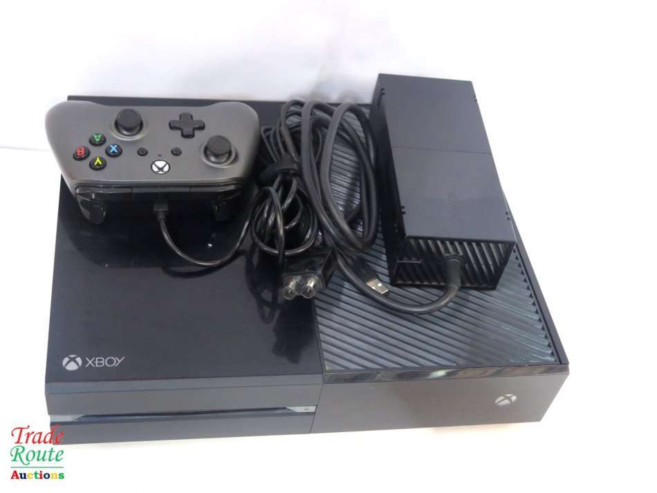 Microsoft Xbox One 500GB Model 1540 Gaming Console + 1 WIRED Controller