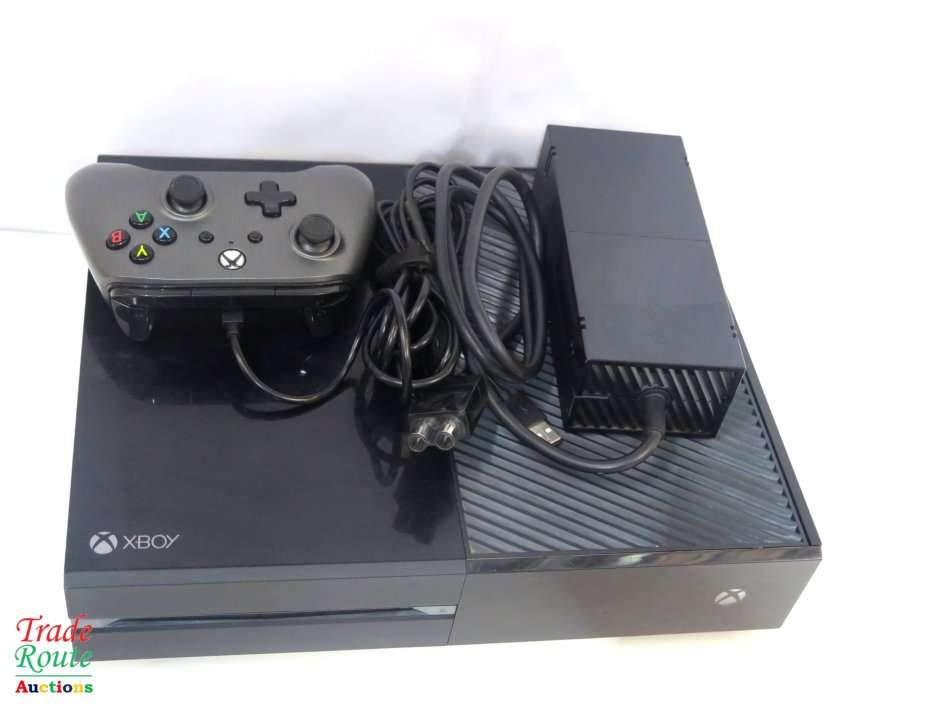 Microsoft Xbox One 500GB Model 1540 Gaming Console + 1 WIRED Controller