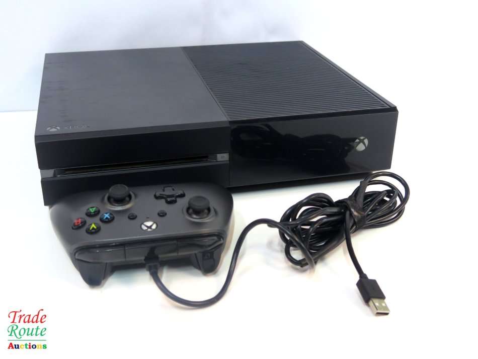 Microsoft Xbox One 500GB Model 1540 Gaming Console + 1 WIRED Controller