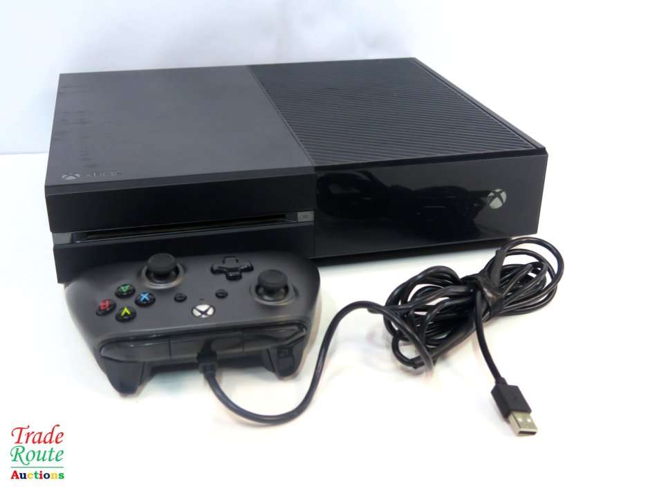 Microsoft Xbox One 500GB Model 1540 Gaming Console + 1 WIRED Controller