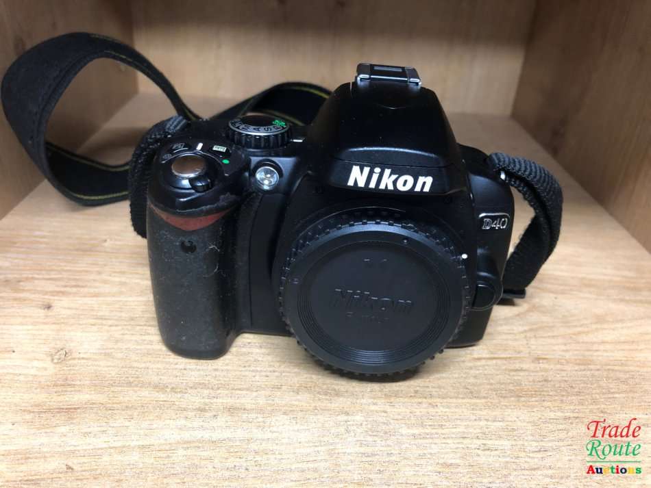 NIKON D40 Professional Digital SLR camera body