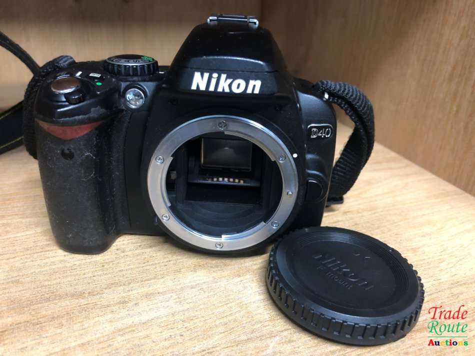 NIKON D40 Professional Digital SLR camera body