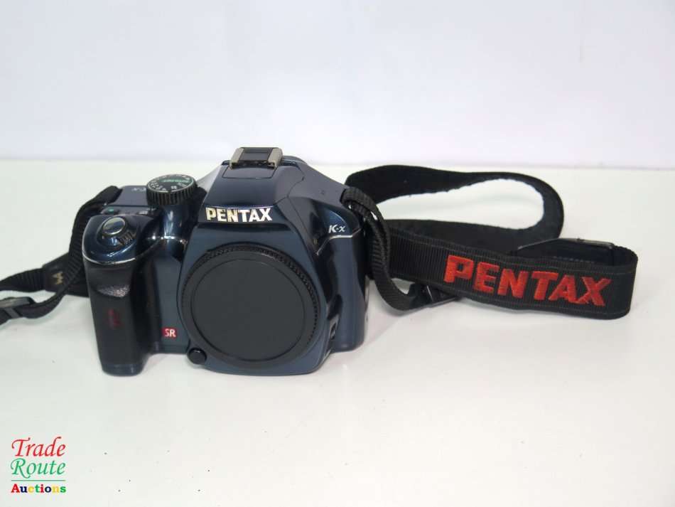 Pentax K-x Digital SLR Camera BODY only with 2.7-inch LCD