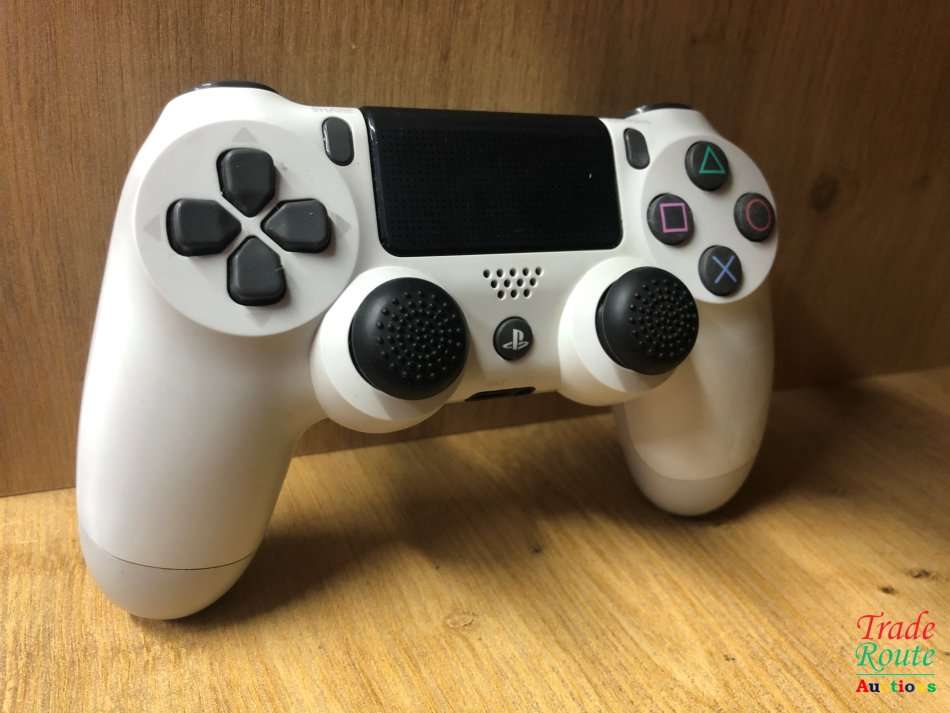 WHITE - SONY PS4 DUALSHOCK 4 Wireless Controller - for the PlayStation 4