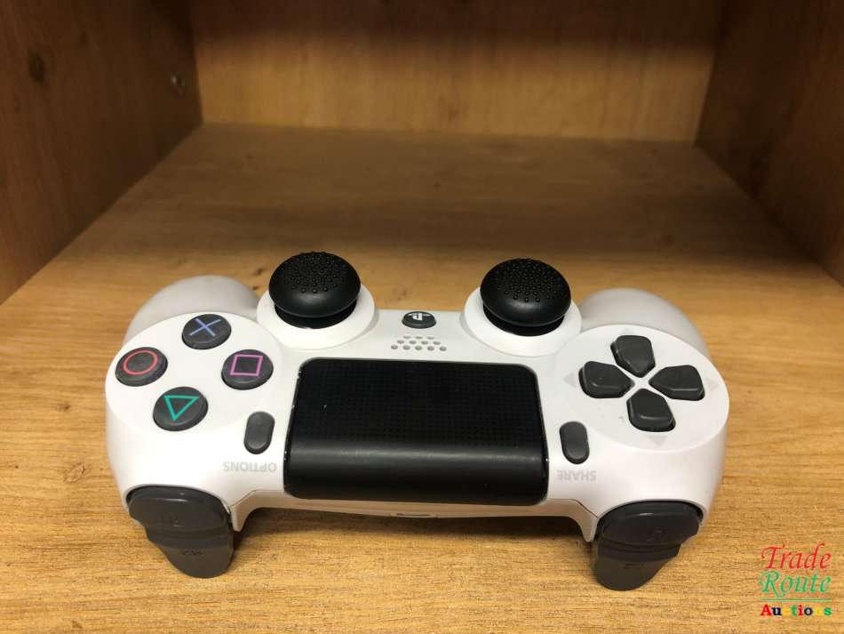 WHITE - SONY PS4 DUALSHOCK 4 Wireless Controller - for the PlayStation 4