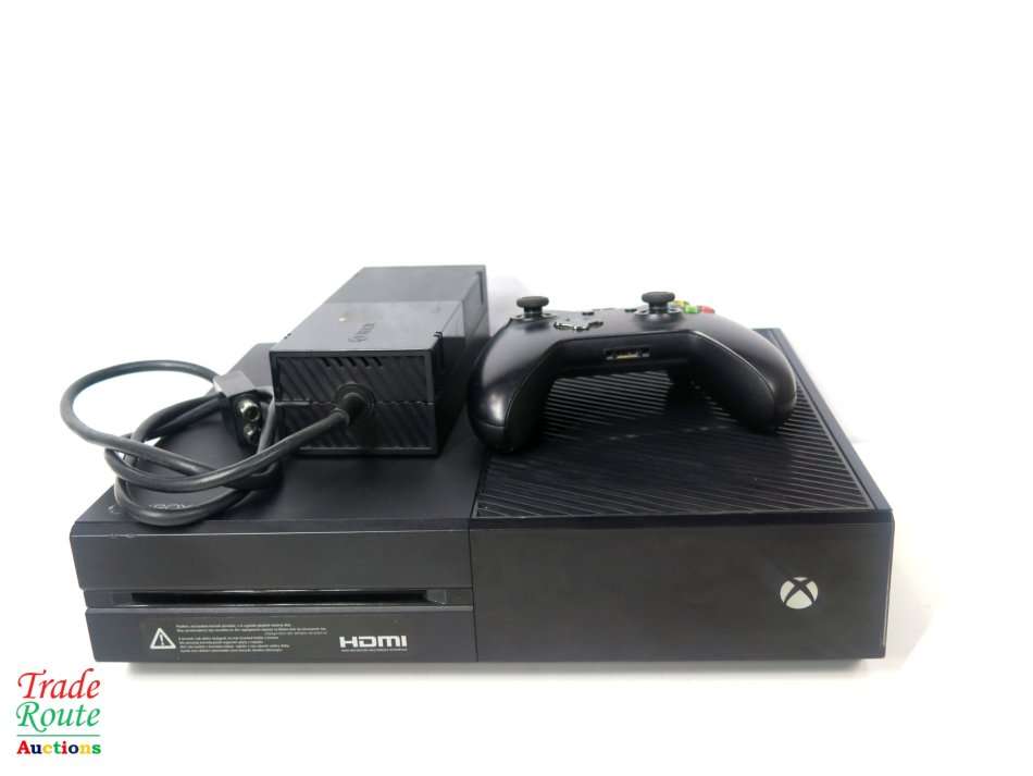 Microsoft Xbox One Model 1540 Gaming Console + 1 Controller