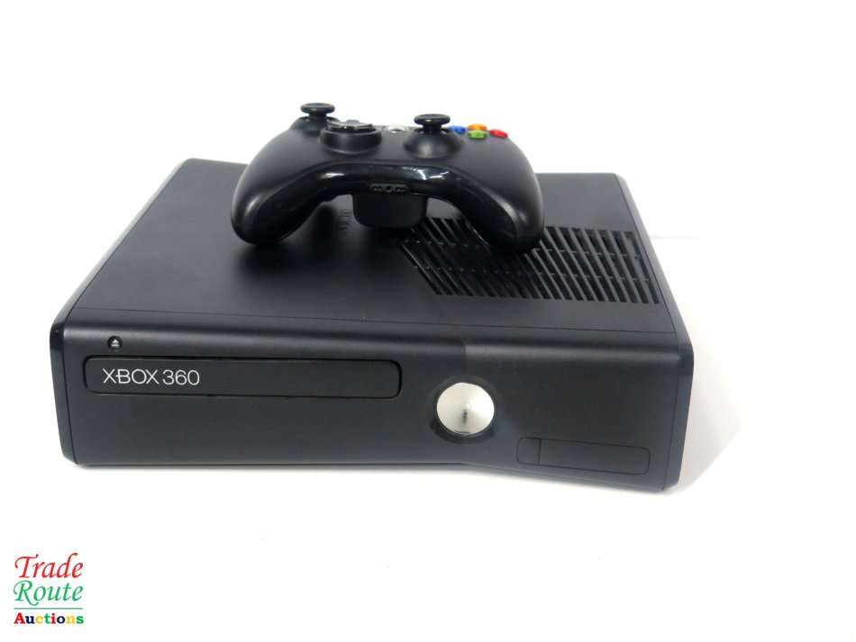 Microsoft Xbox 360 S Gaming Console + 1 Controller Model 1439