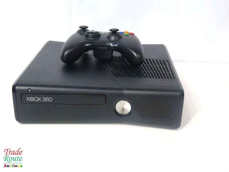 Microsoft Xbox 360 S Gaming Console + 1 Controller Model 1439