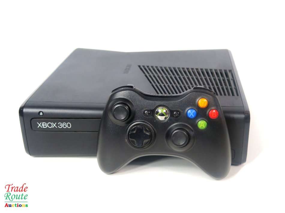 Microsoft Xbox 360 S Gaming Console + 1 Controller Model 1439