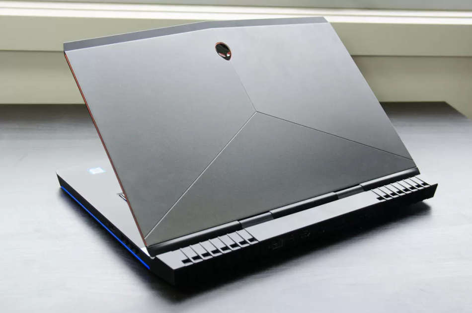 Alienware Gaming Laptop 15 R3 | Core i7 6700HQ 6th Gen 2.6Ghz | 16GB RAM | 1TB HDD - nVidia Graphics
