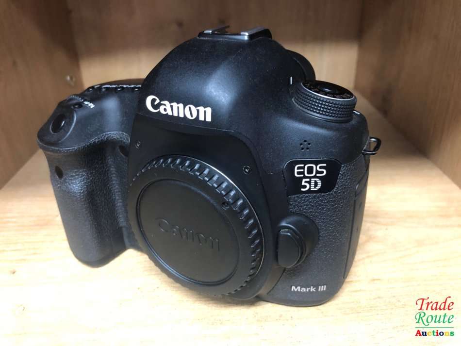 Canon EOS 5D Mark iii 22.3 MP Full Frame CMOS Digital SLR Camera (Body only) - Canon 5D Mark 3