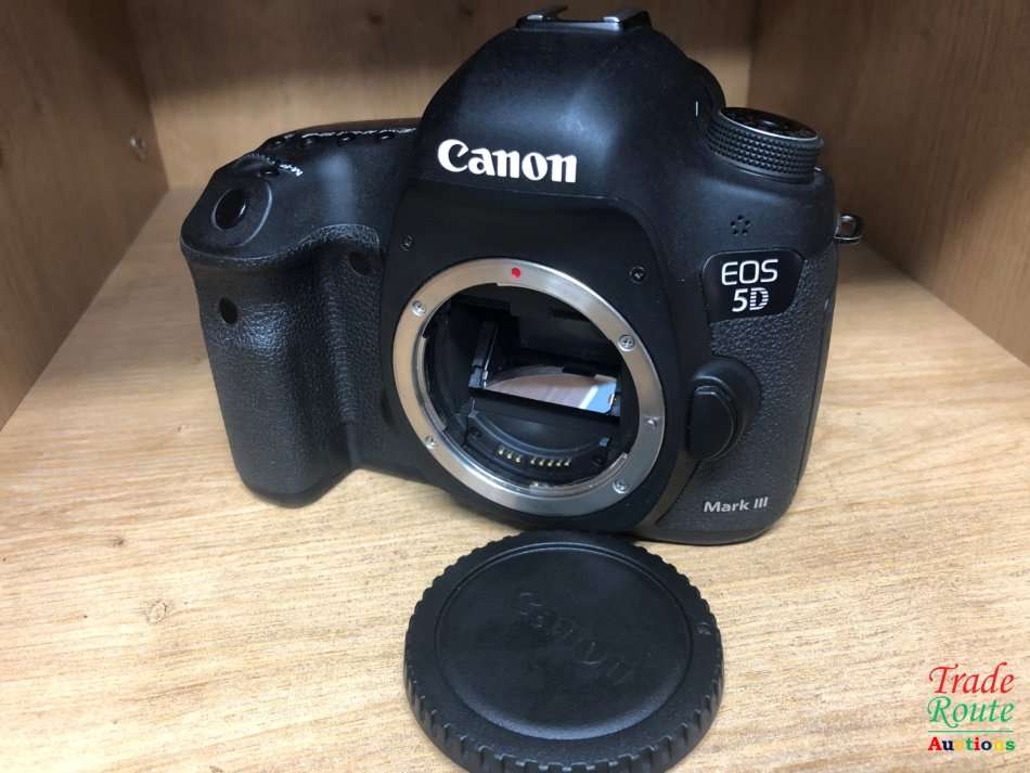 Canon EOS 5D Mark iii 22.3 MP Full Frame CMOS Digital SLR Camera (Body only) - Canon 5D Mark 3
