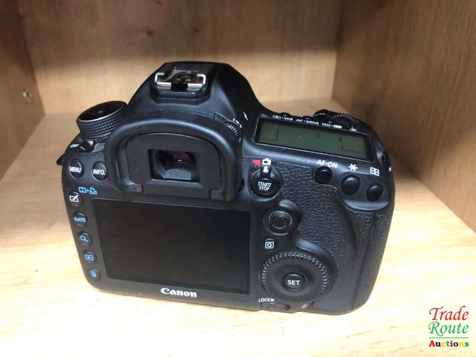 Canon EOS 5D Mark iii 22.3 MP Full Frame CMOS Digital SLR Camera (Body only) - Canon 5D Mark 3