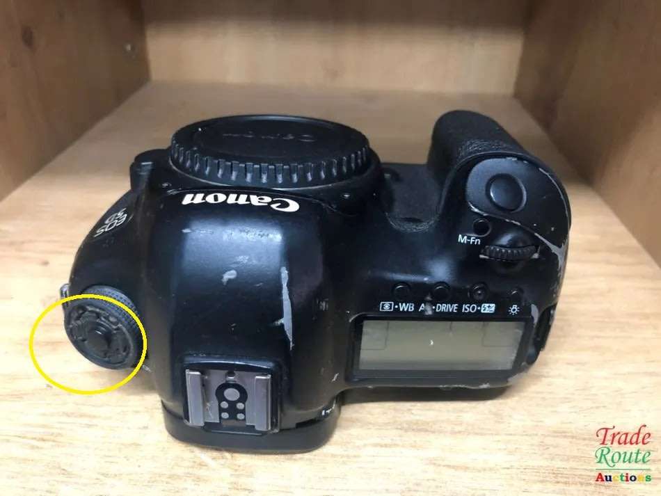 Canon EOS 5D Mark iii 22.3 MP Full Frame CMOS Digital SLR Camera (Body only) - Canon 5D Mark 3