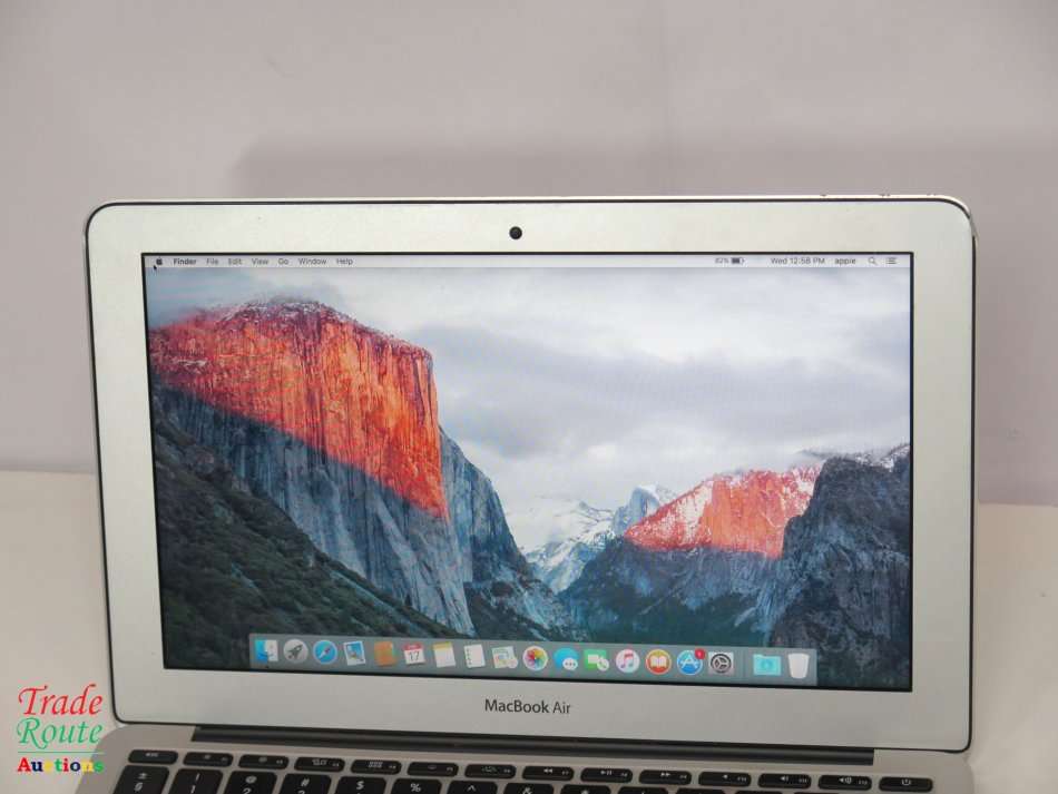 MacBook Air 11.6-inch | Core i5 1.7GHz | 4GB RAM | 64GB SSD FLASH