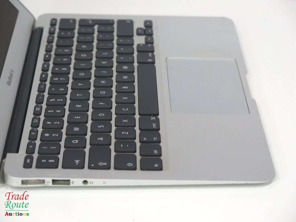 MacBook Air 11.6-inch | Core i5 1.7GHz | 4GB RAM | 64GB SSD FLASH