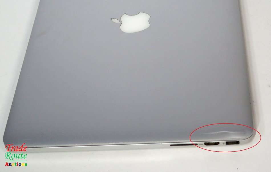 Apple MacBook Pro 15.4-inch  | Core i7 2.4GHz | 8GB RAM | 256GB SSD ** RETINA DISPLAY **