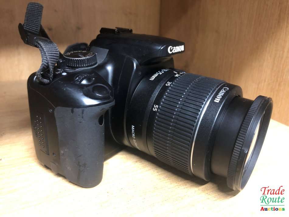 Canon EOS 400D DigitalSLR camera 10.1 Megapixels + Canon EFS 18-55mm Lens