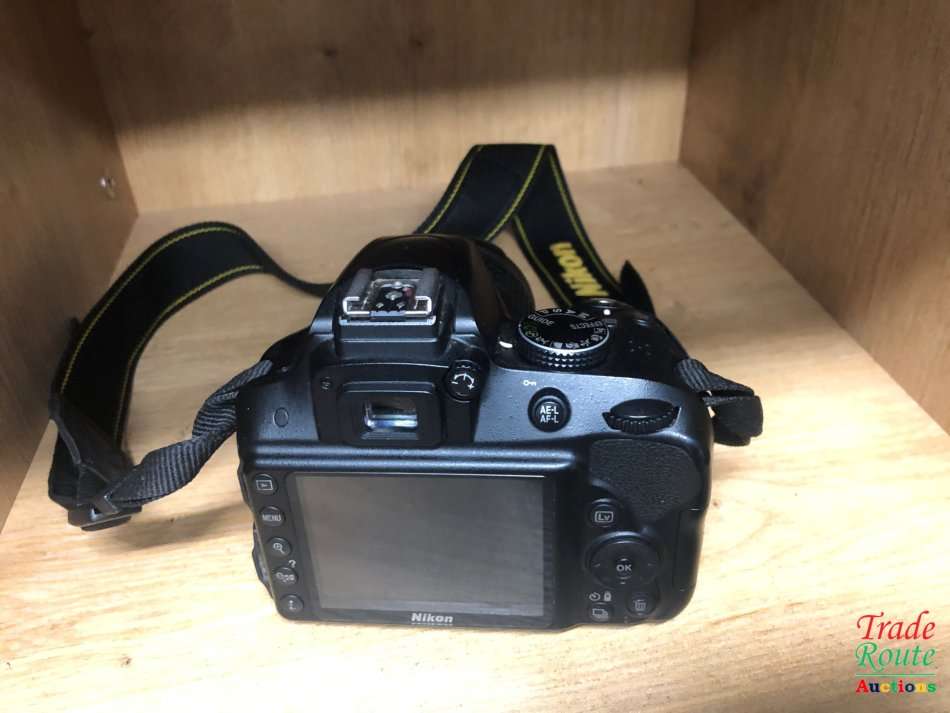 Nikon D3300 24.2 MP CMOS Digital SLR with AF-S DX NIKKOR 18-55mm f/3.5-5.6G DX Zoom Lens (Black)