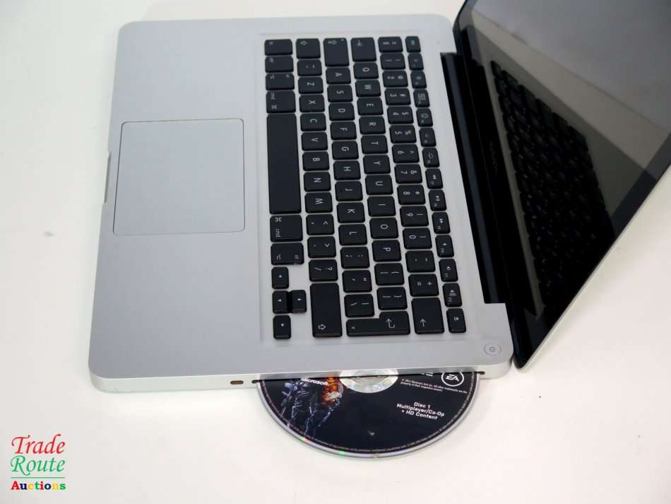 MacBook Pro 13.3-inch | Core i5 2.3GHz | 4GB RAM | 750GB HDD | INTEL HD GRAPHICS