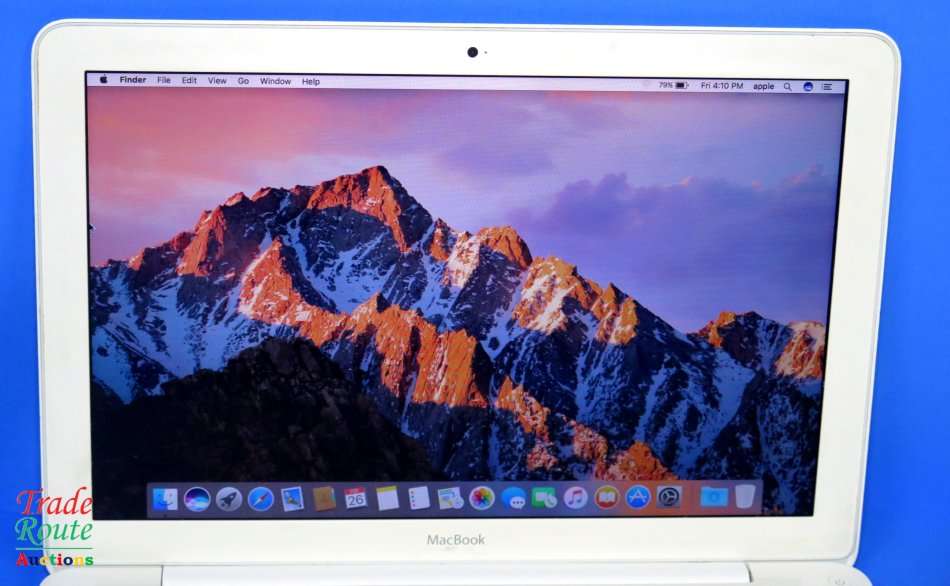 MacBook 13.3-inch | Core 2 DUO 2.4GHz | 2GB RAM | 250GB HDD | Nvidia Geforce Graphics