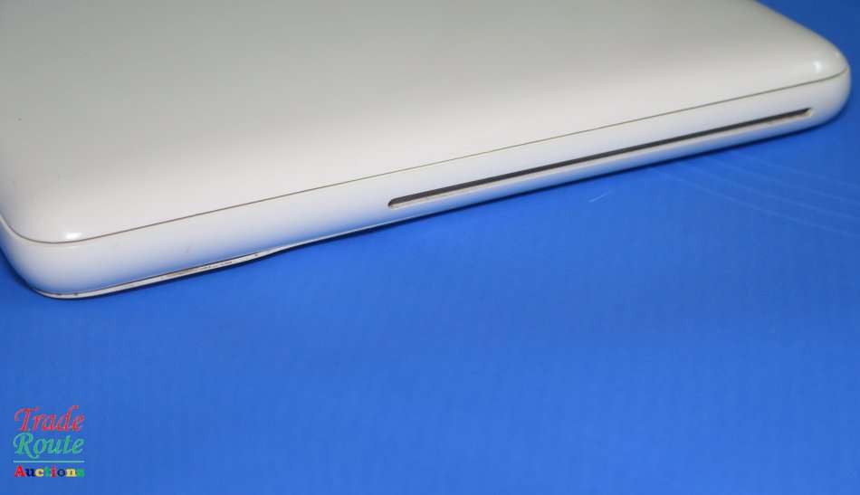 MacBook 13.3-inch | Core 2 DUO 2.4GHz | 2GB RAM | 250GB HDD | Nvidia Geforce Graphics