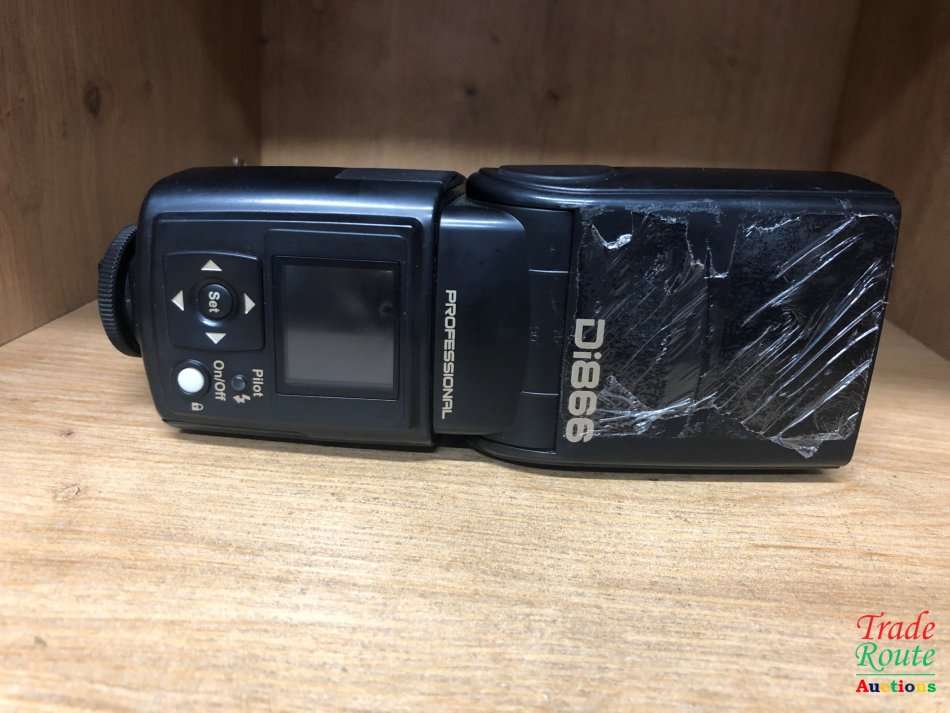 Nissin Di866 Professional Flash for CANON Cameras