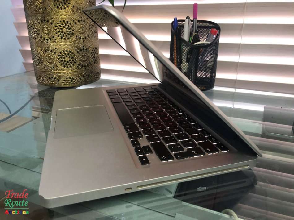 MacBook Pro 13.3-inch * Core i5 * R1 Bids