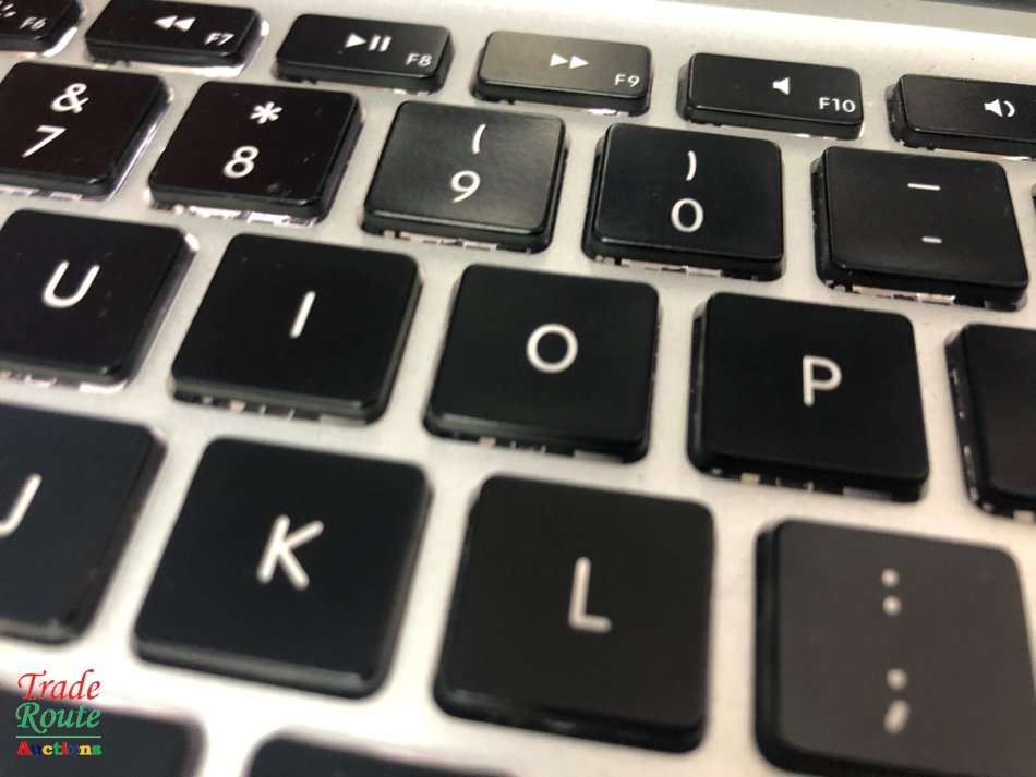 MacBook Pro 13.3-inch * Core i5 * R1 Bids