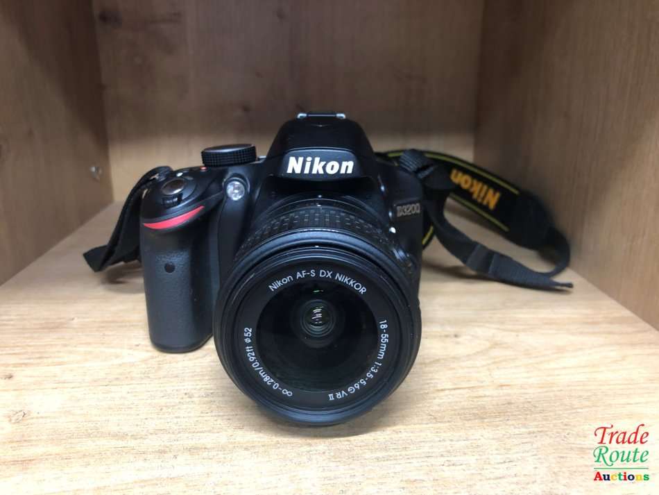 Nikon D3200 24.2 MP CMOS Digital SLR with 18-55mm f/3.5-5.6 AF-S DX NIKKOR Zoom Lens - 24.2 MP